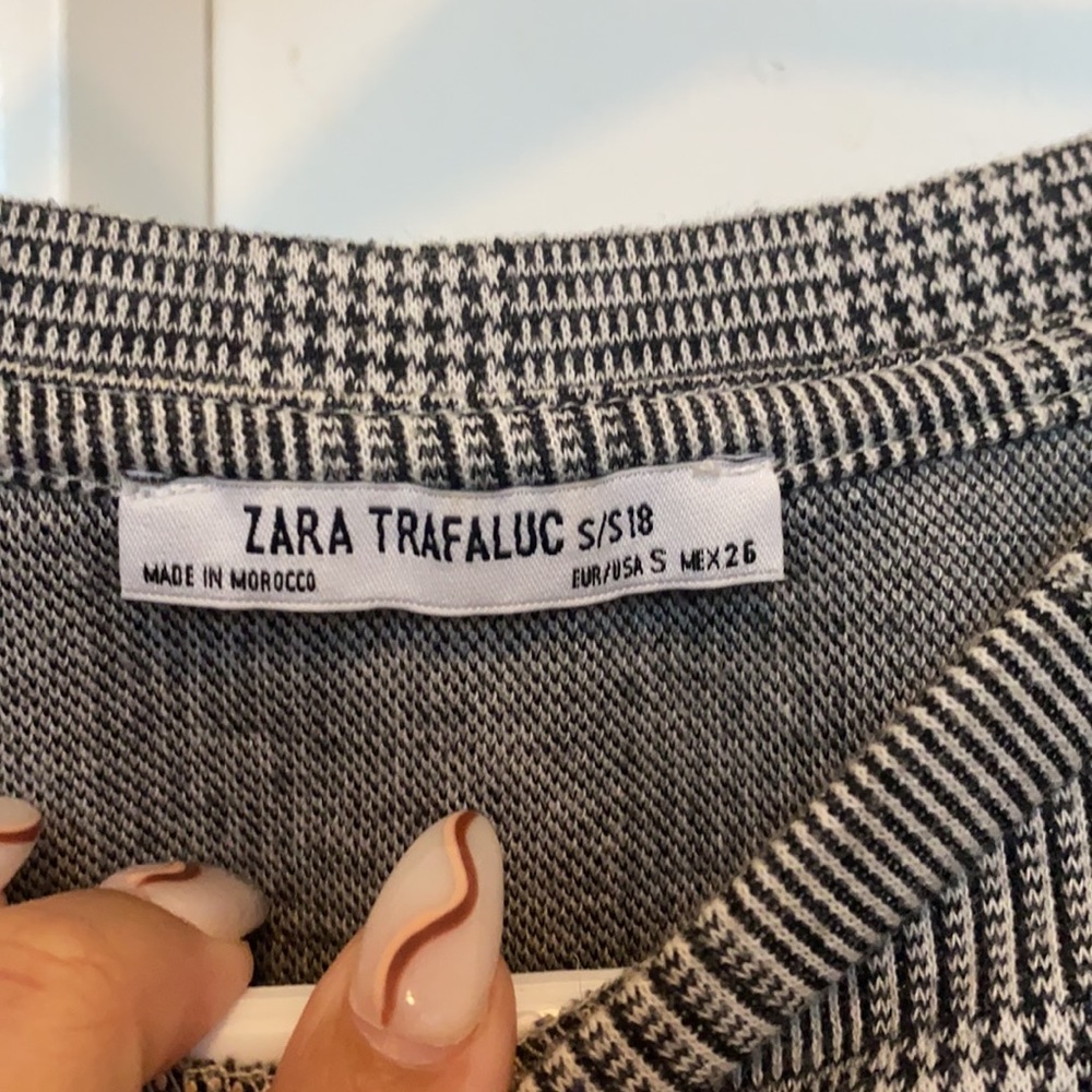 Zara Pattern Top - Picture 3 of 4